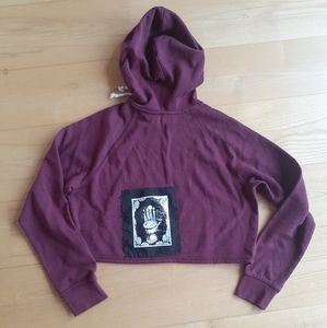 Occult patch cropped hoodie